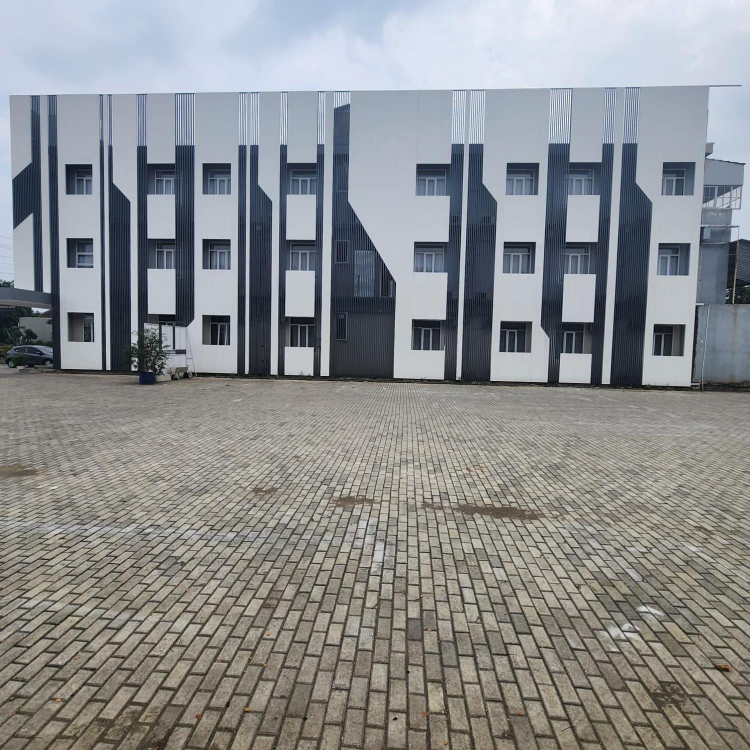 Oyo 2816 Privato Suite Kembaran Экстерьер фото