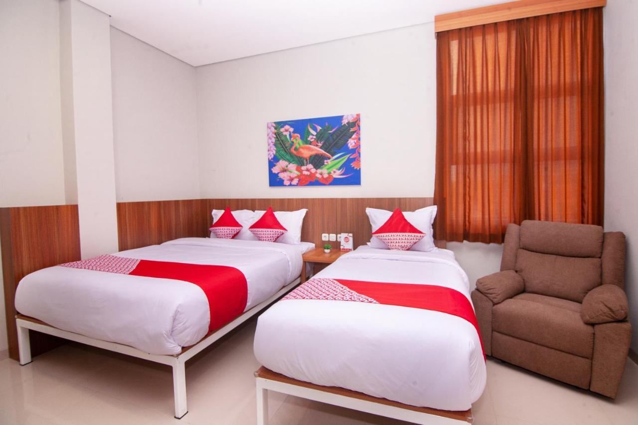 Oyo 2816 Privato Suite Kembaran Экстерьер фото