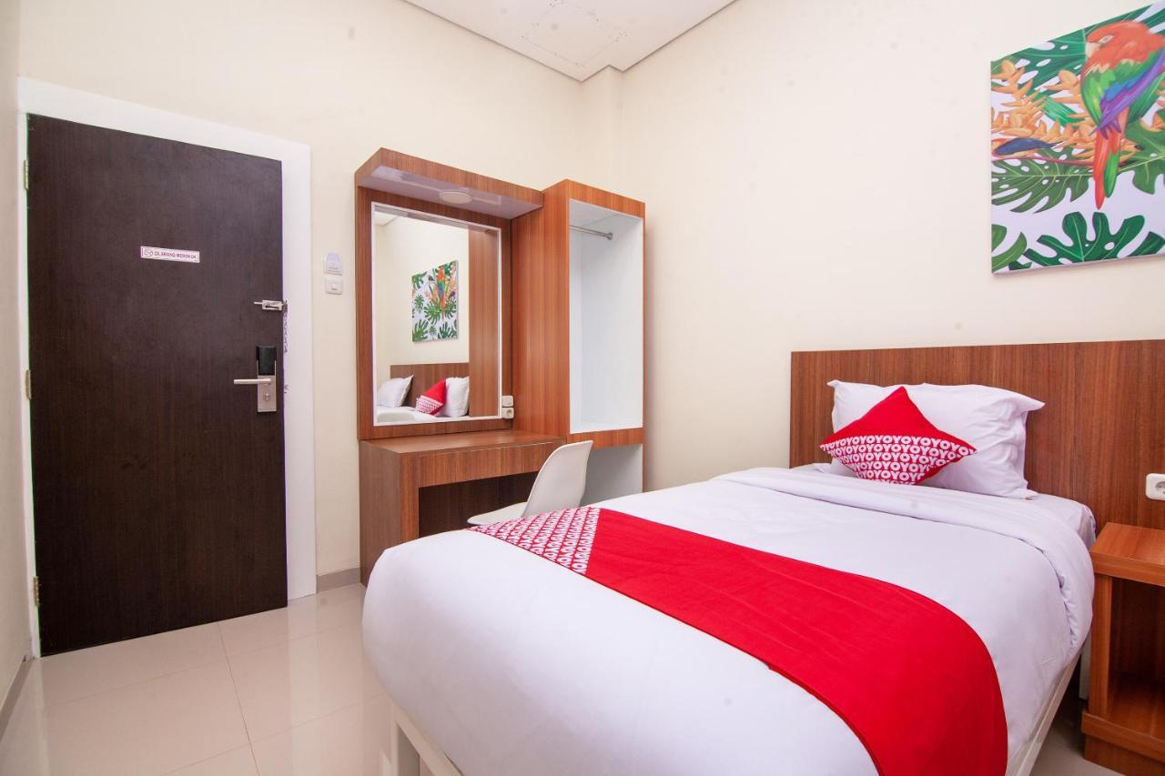 Oyo 2816 Privato Suite Kembaran Экстерьер фото